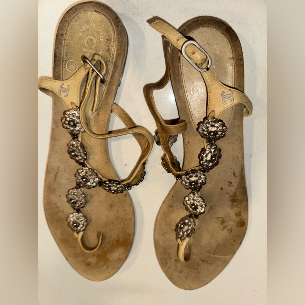 CHANEL Beige Tan Floral Embellished Thong Sandals
